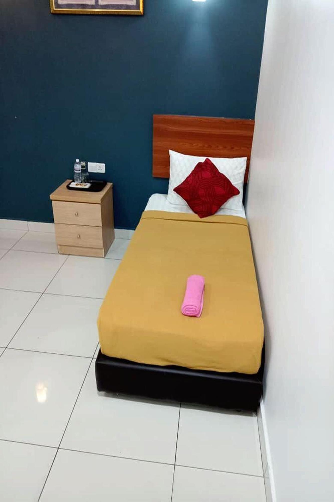 Coop Hotel Putrajaya & Cyberjaya Kampung Dengkil Kültér fotó