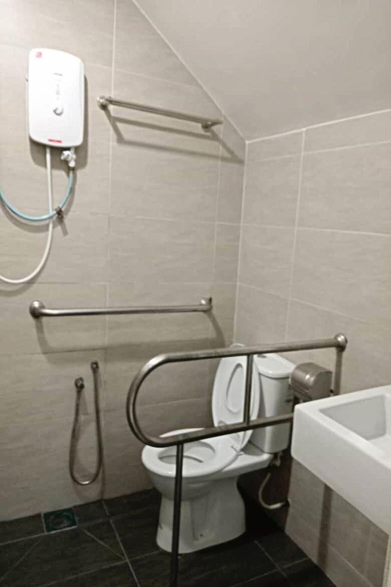 Coop Hotel Putrajaya & Cyberjaya Kampung Dengkil Kültér fotó
