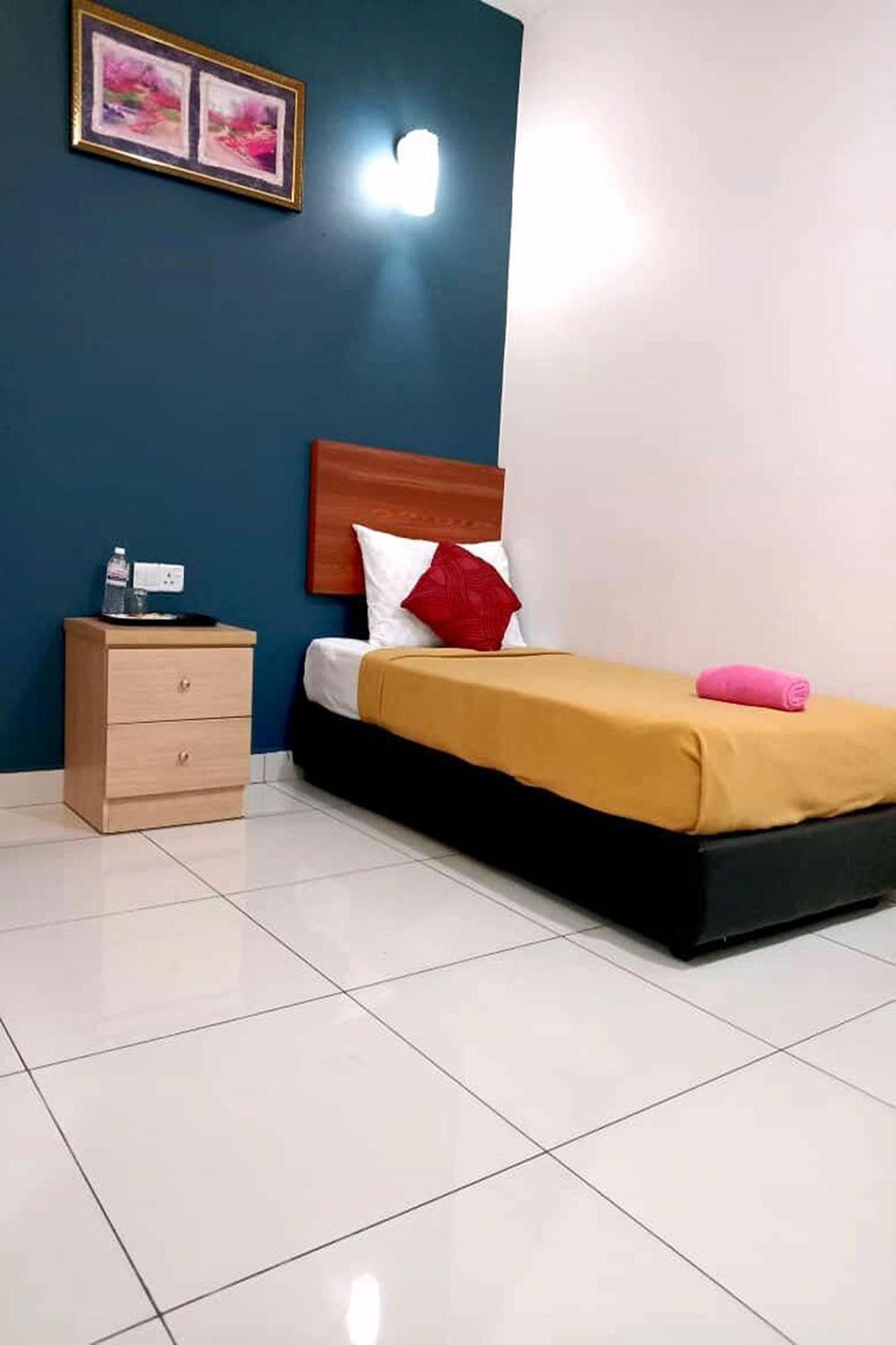 Coop Hotel Putrajaya & Cyberjaya Kampung Dengkil Kültér fotó