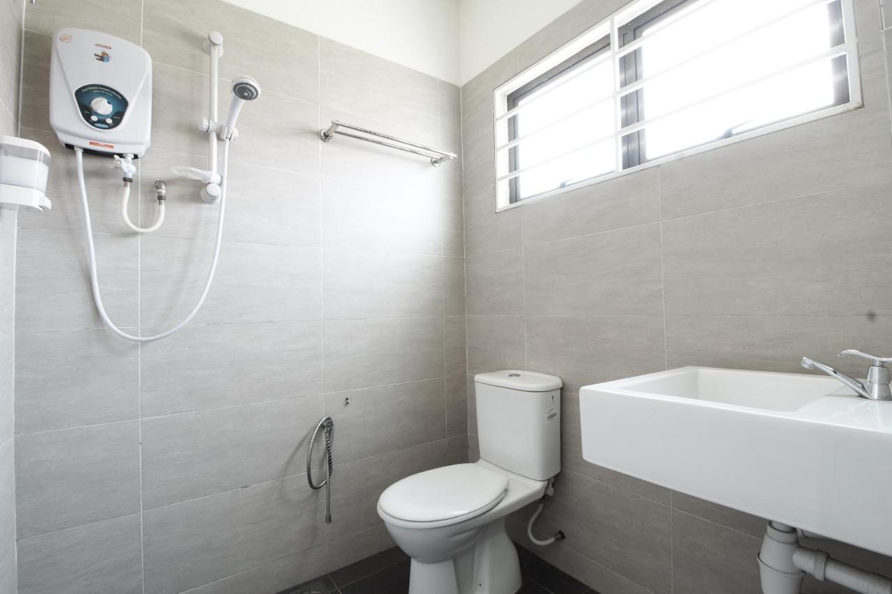 Coop Hotel Putrajaya & Cyberjaya Kampung Dengkil Kültér fotó